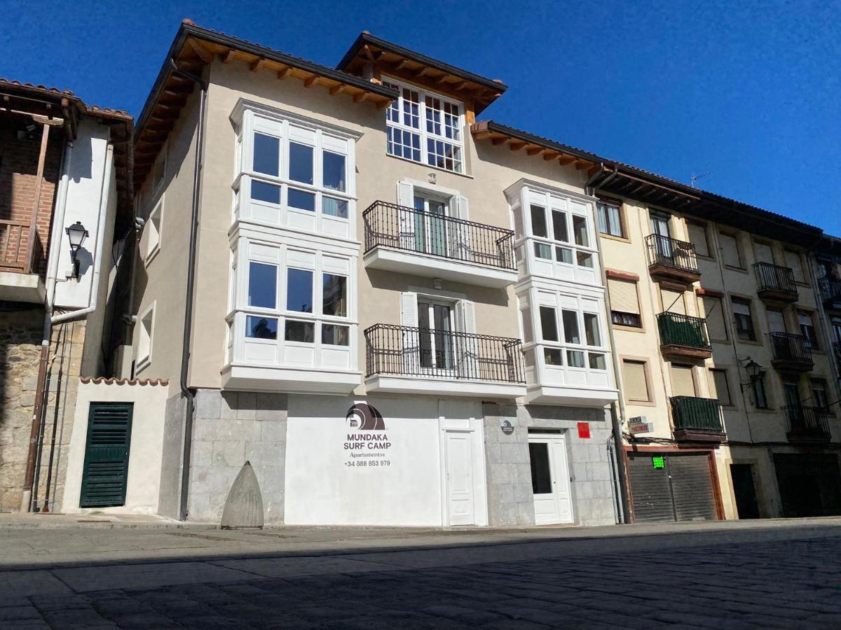 Apartamentos Mundaka Surf Camp Exterior photo